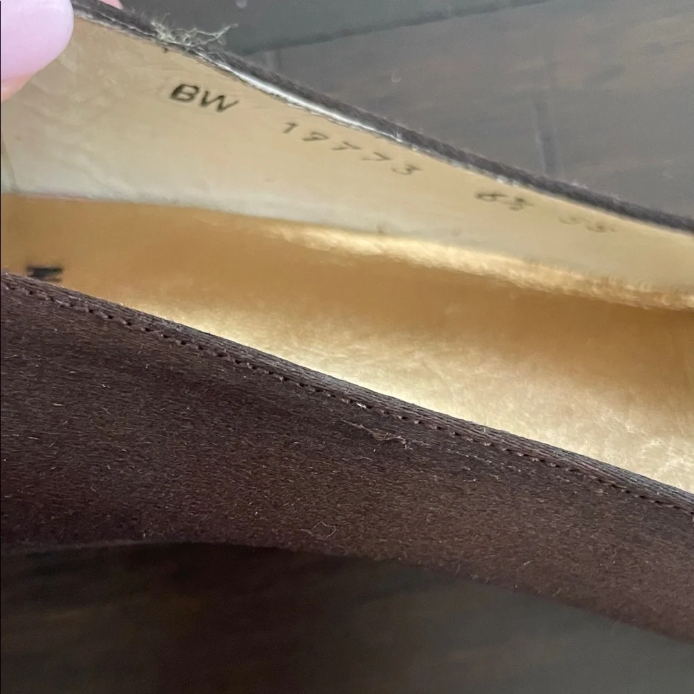 Stuart Weitzman Brown Heels Gold Bow Accent Size 8
